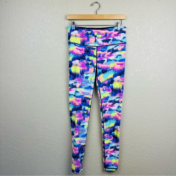 Victoria's Secret Pants - Victoria’s Secret Sport Multicolor Knockout Leggings Size Medium